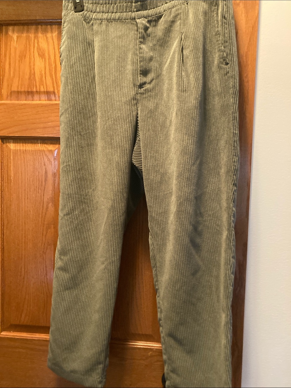 GAP women’s Olive Corduroy Pants
